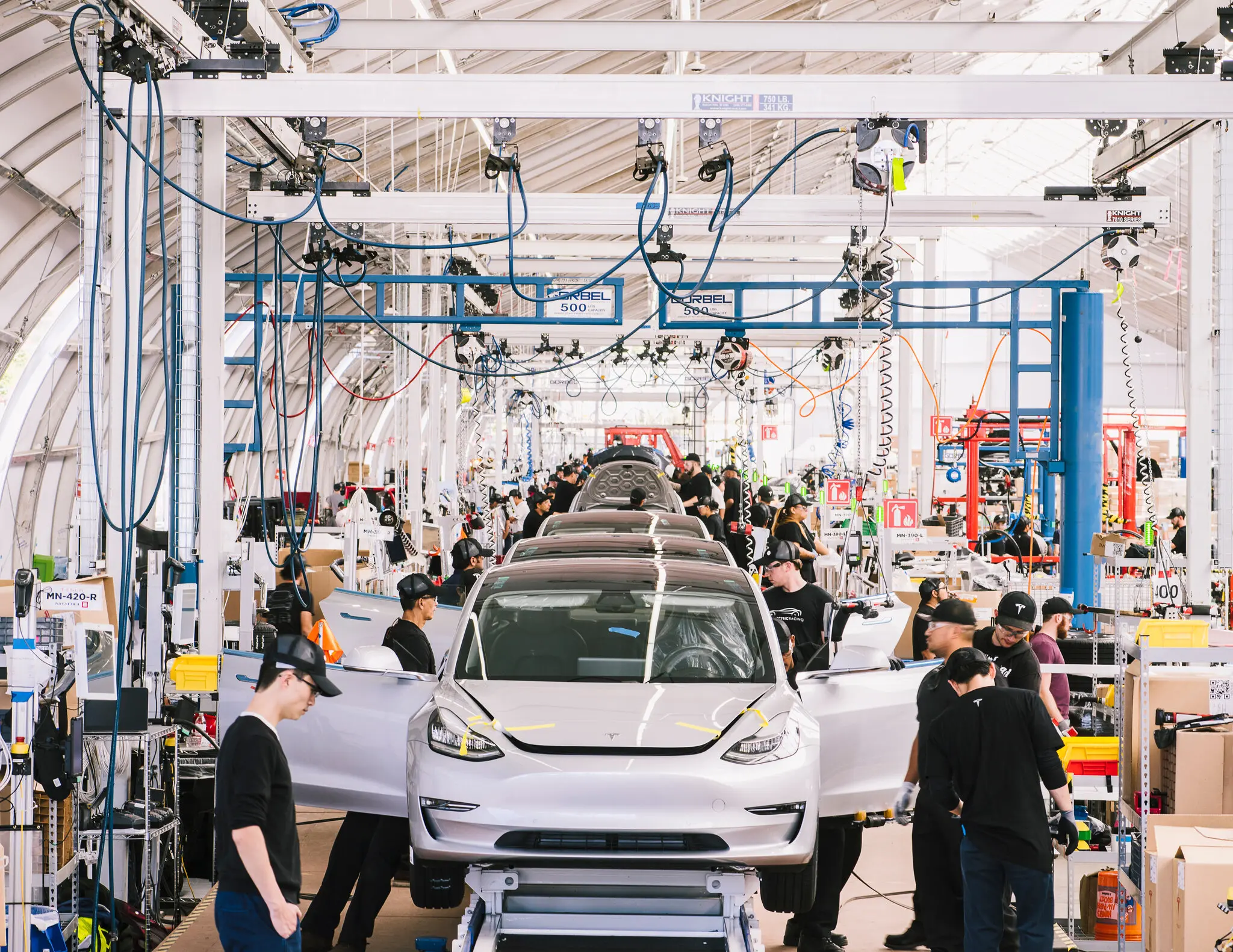 Tesla втрачає позиції в Європі: агресивне зростання BYD змінює баланс сил на ринку електромобілів